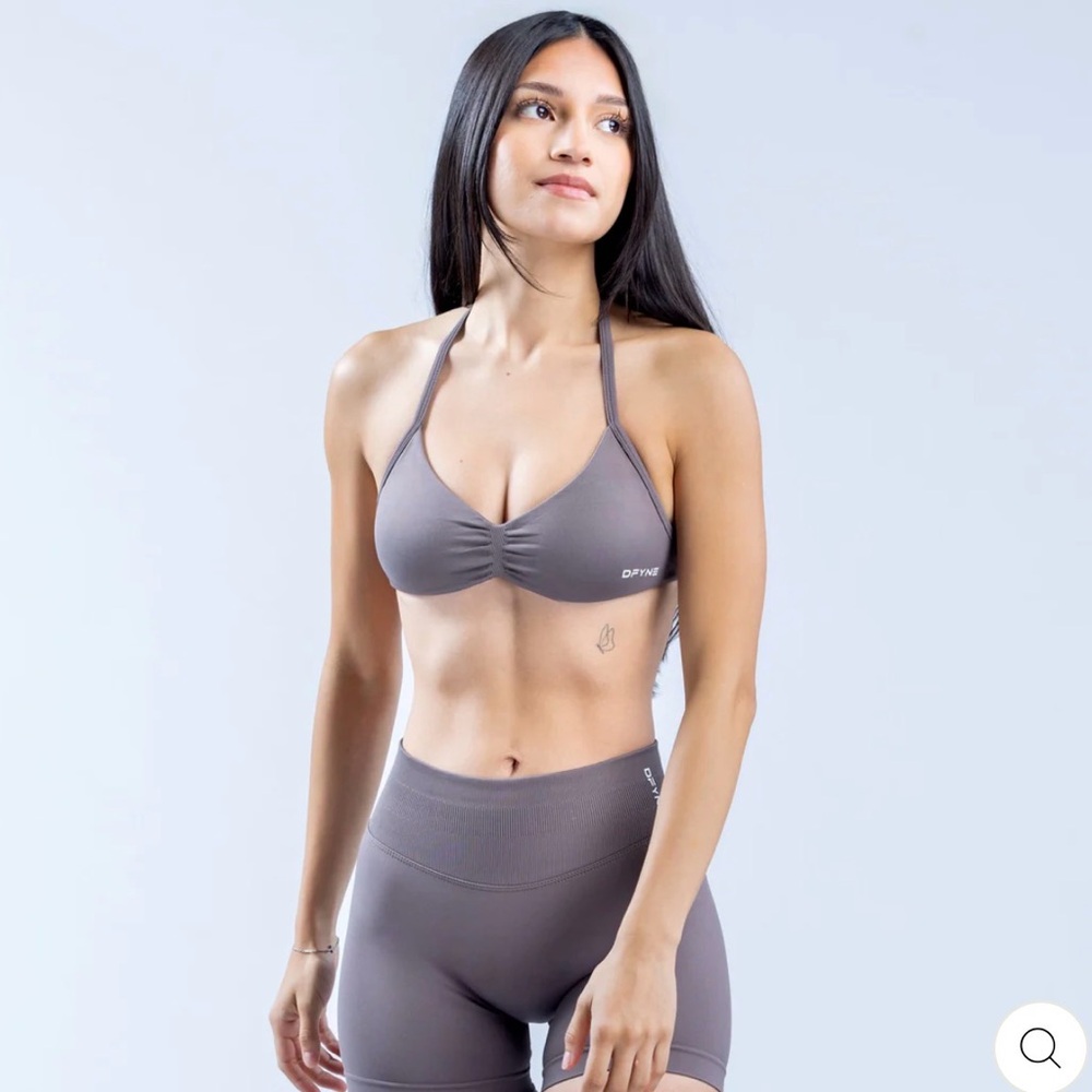Dfyne impact strappy sports bra -truffle